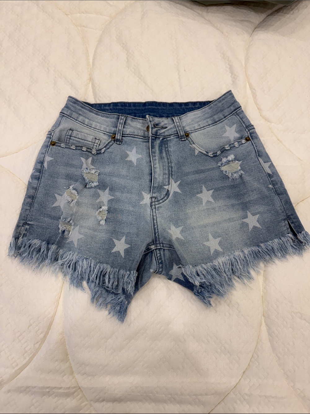 Women's Star Print Frayed Hem Denim Shorts - Light Blue